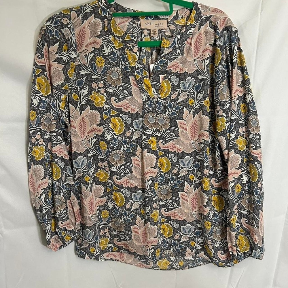 Long Sleeve Philosophy floral blouse with 3/4 sleeves and button down‎ front